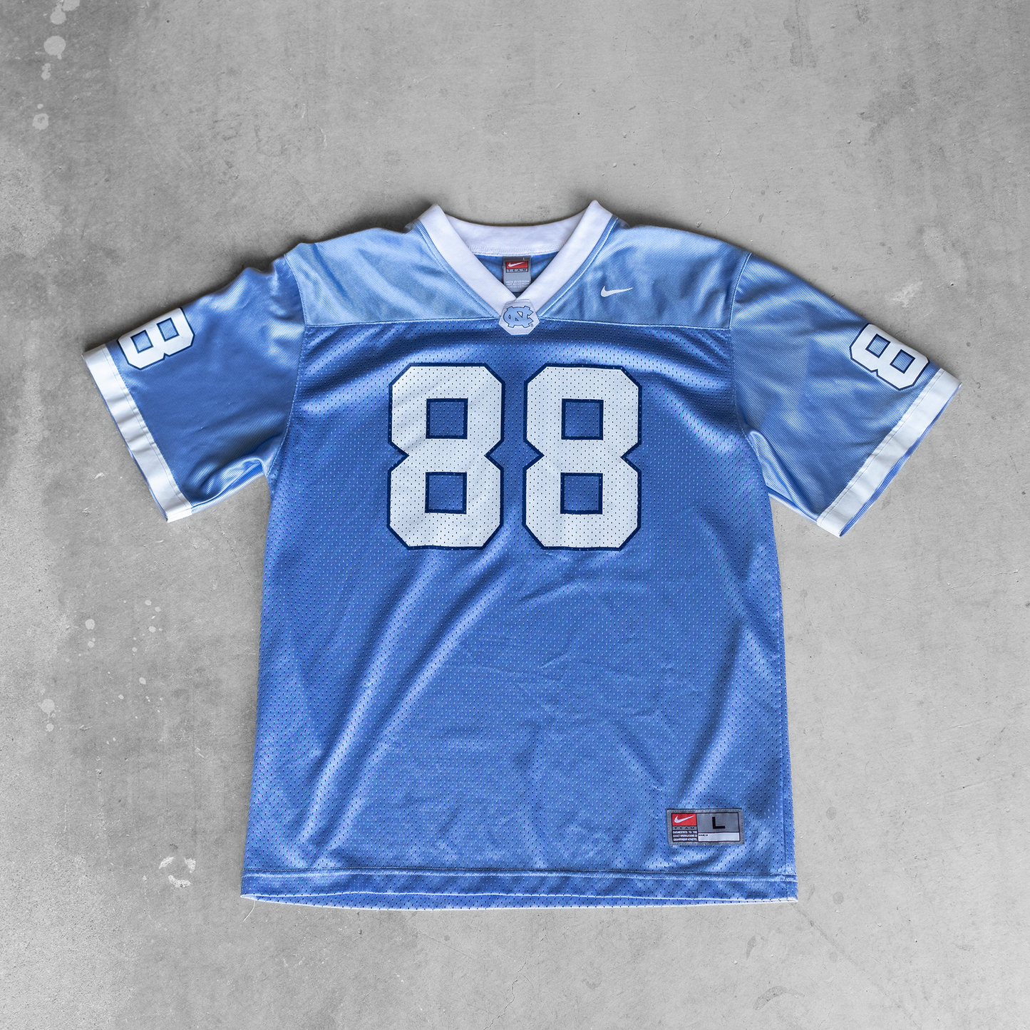 Vintage Nike University Of North Carolina #88 Youth Football Jersey (L)
