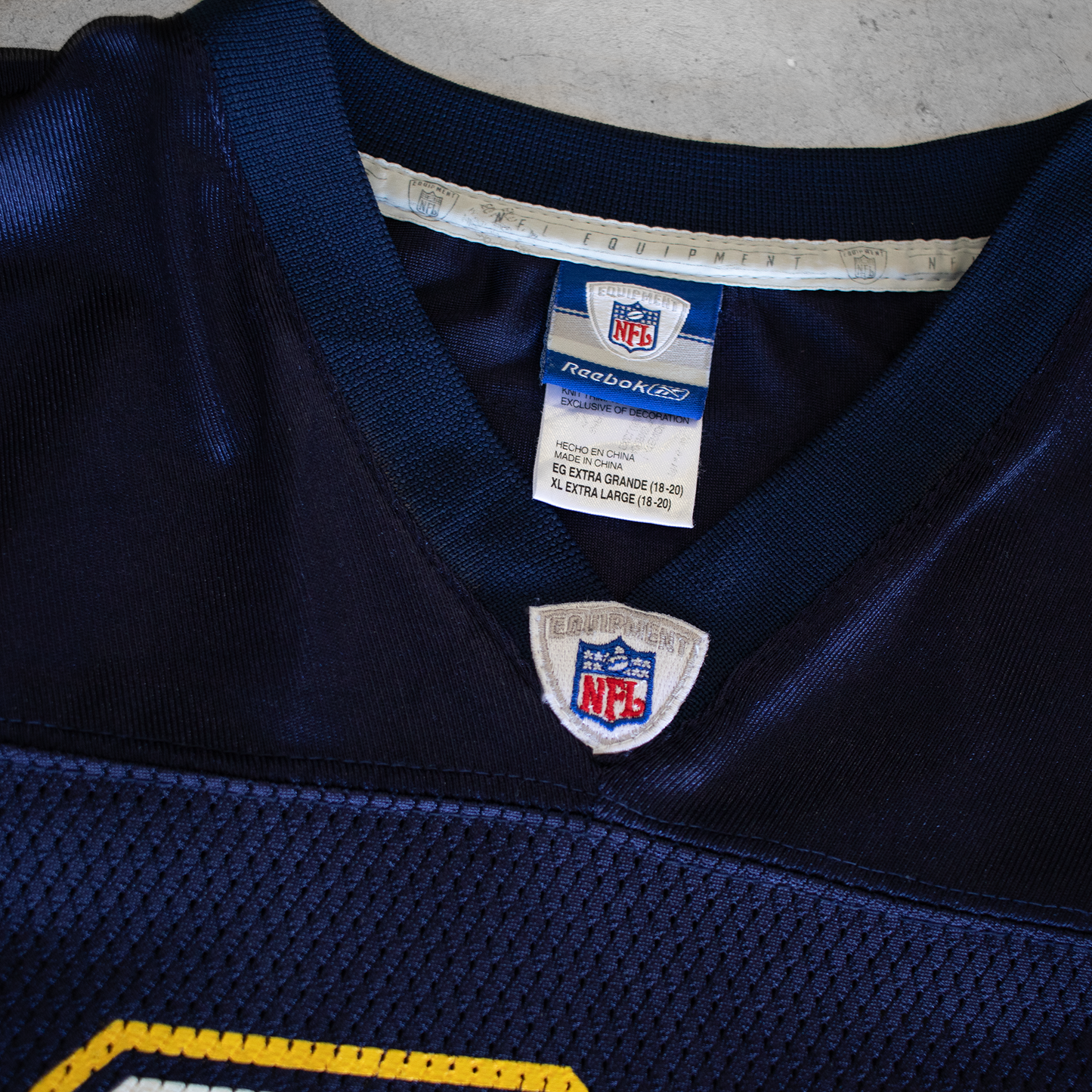 Vintage NFL San Diego Chargers #21 LaDainian Tomlinson Youth Football Jersey (XL)