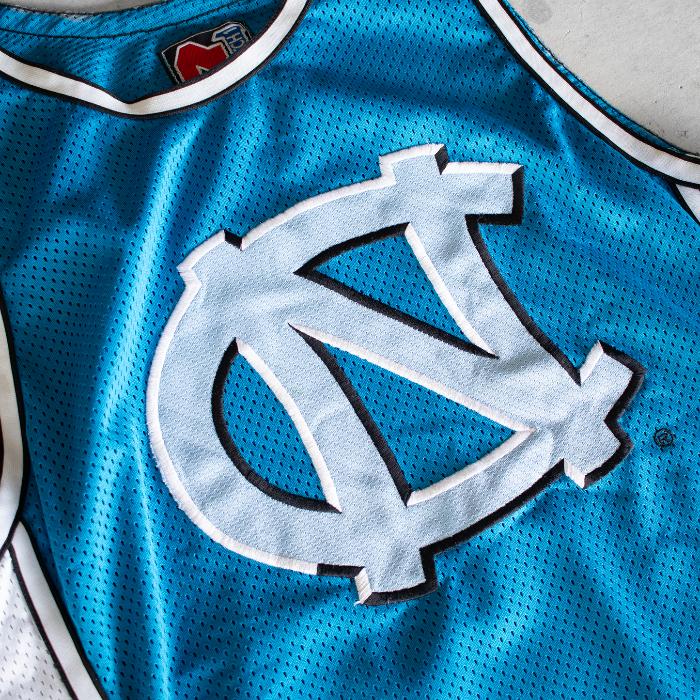 Vintage University Of North Carolina Player's Basketball Jersey (XL)