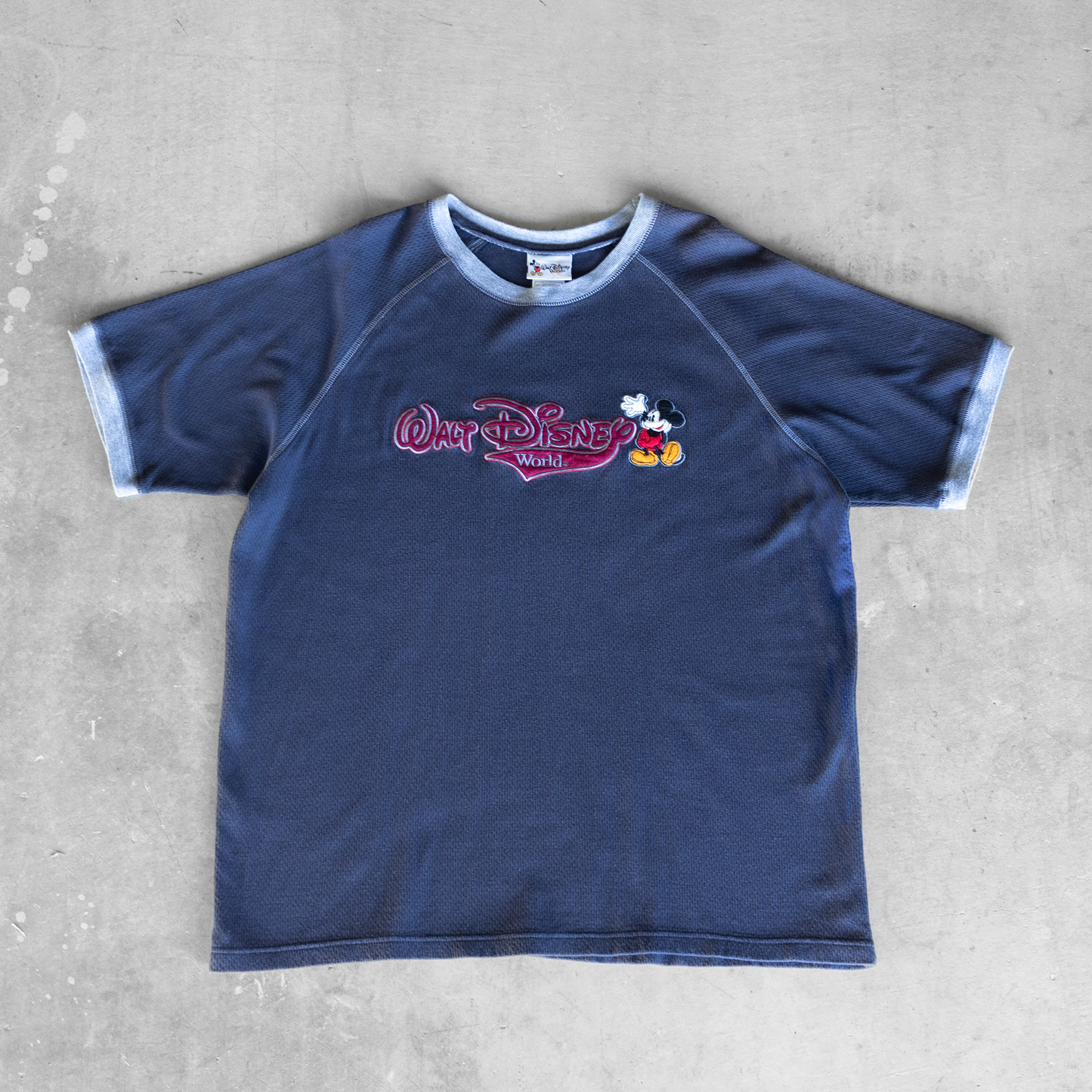 Vintage Walt Disney World Mickey Mouse Logo Graphic T-Shirt (L)