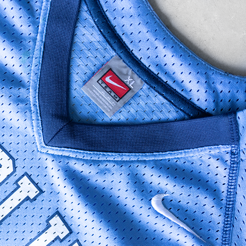 Vintage Nike UNC #13 Cropped Football Jersey (XL)