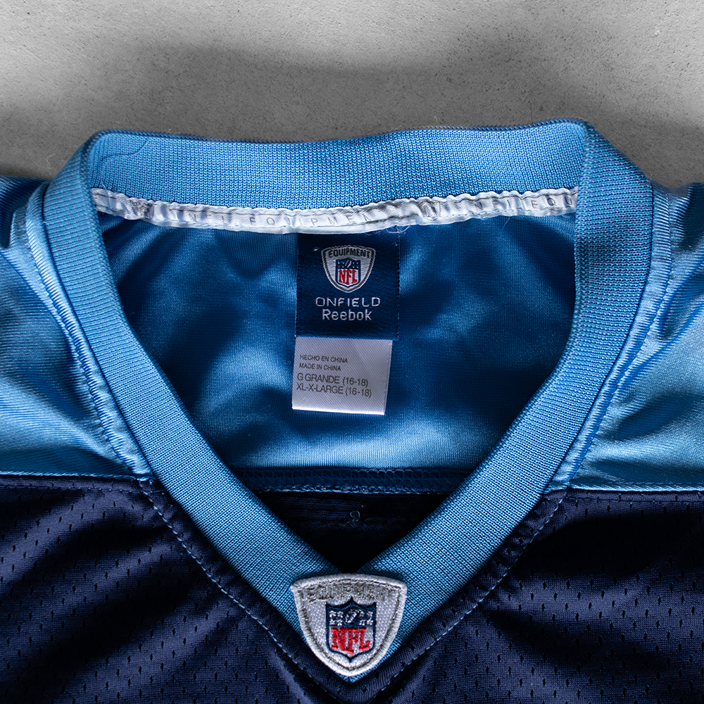 Vintage NFL Tennessee Titans #28 Chris Johnson Youth Football Jersey (XL)
