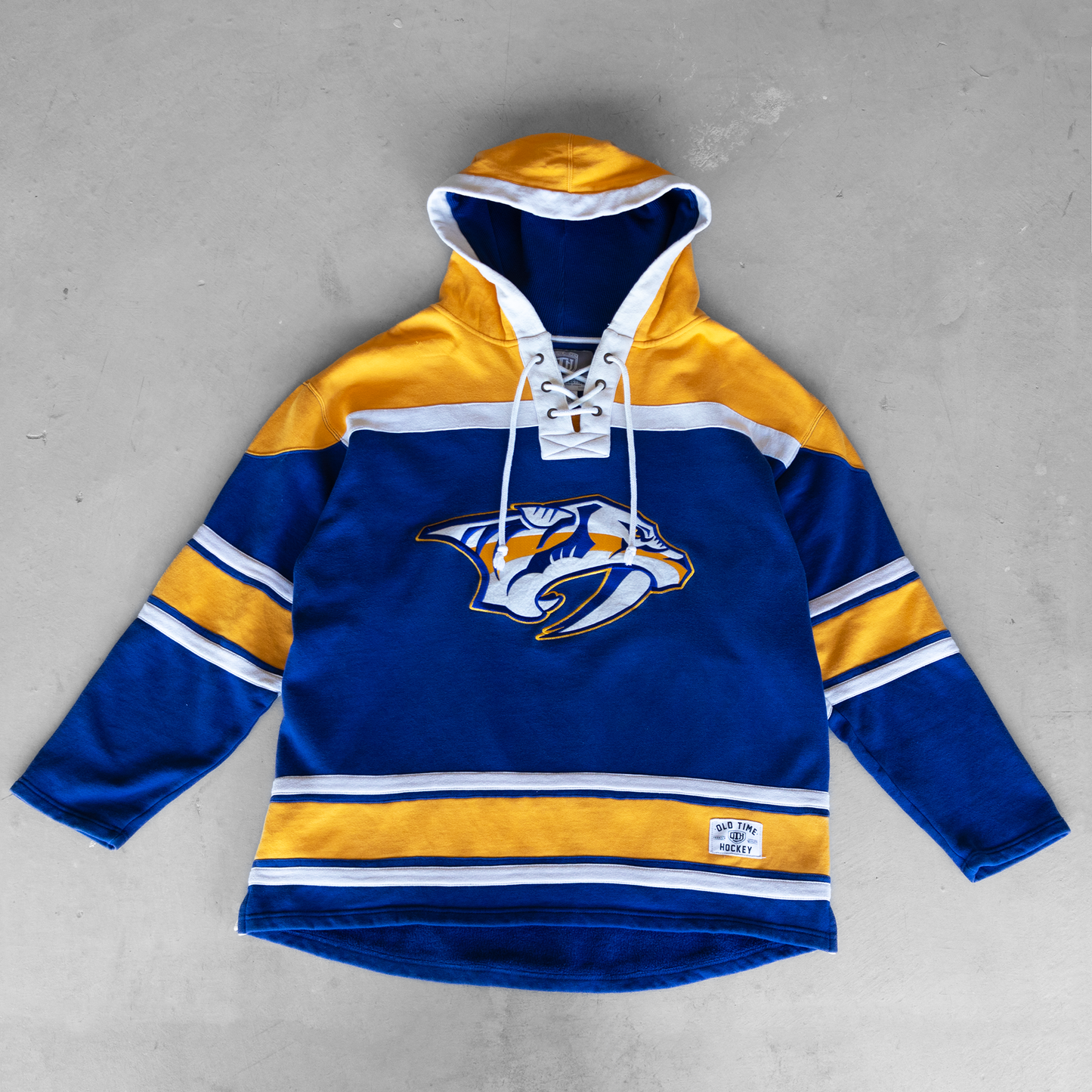 Vintage Nashville Predators NHL Hockey Jersey (XL)