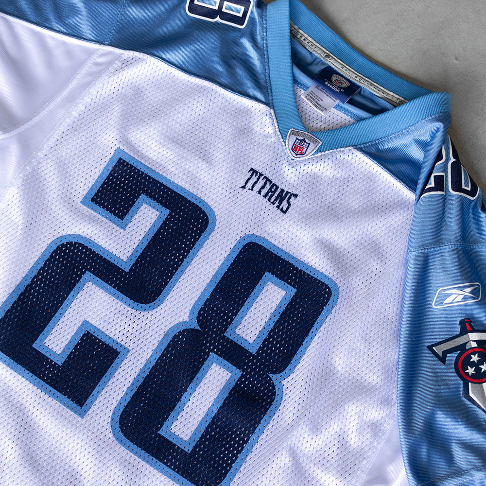 Vintage NFL Tennessee Titans Chris Johnson #28 Youth Football Jersey (XL)