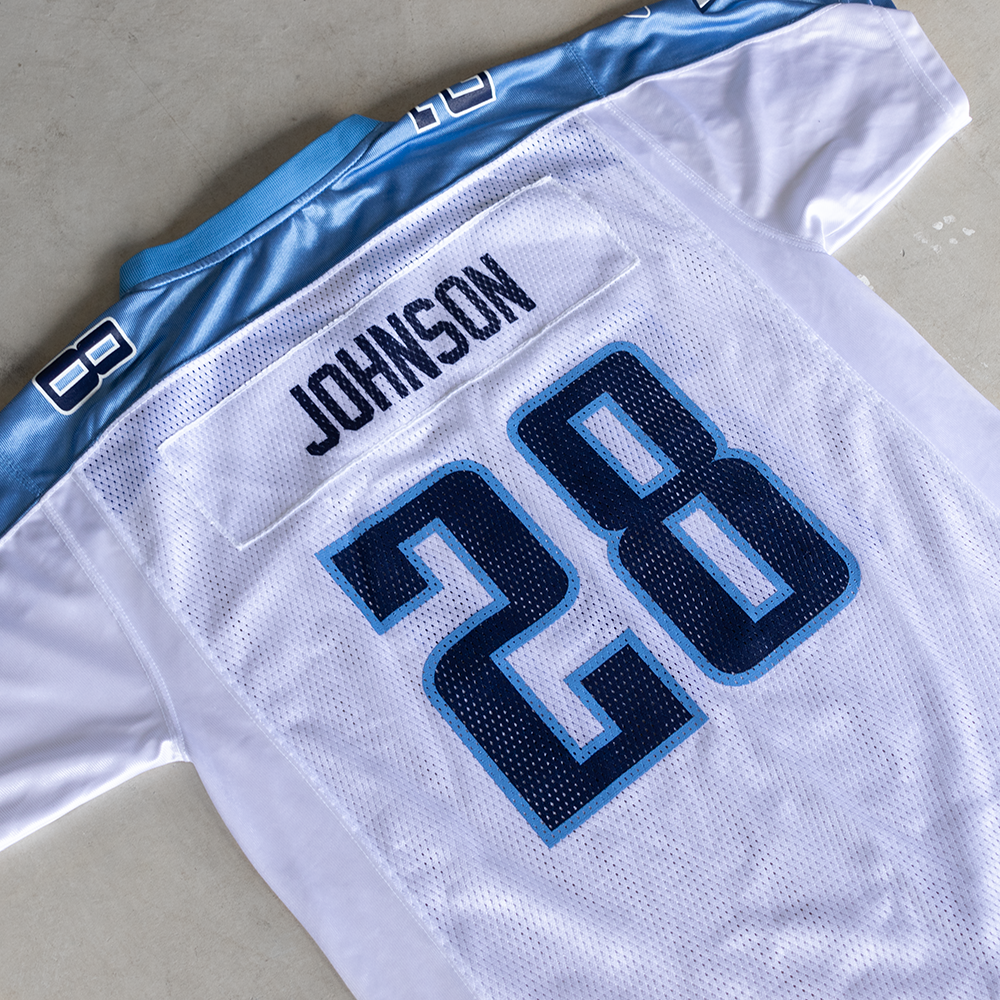 Vintage NFL Tennessee Titans Chris Johnson #28 Youth Football Jersey (XL)