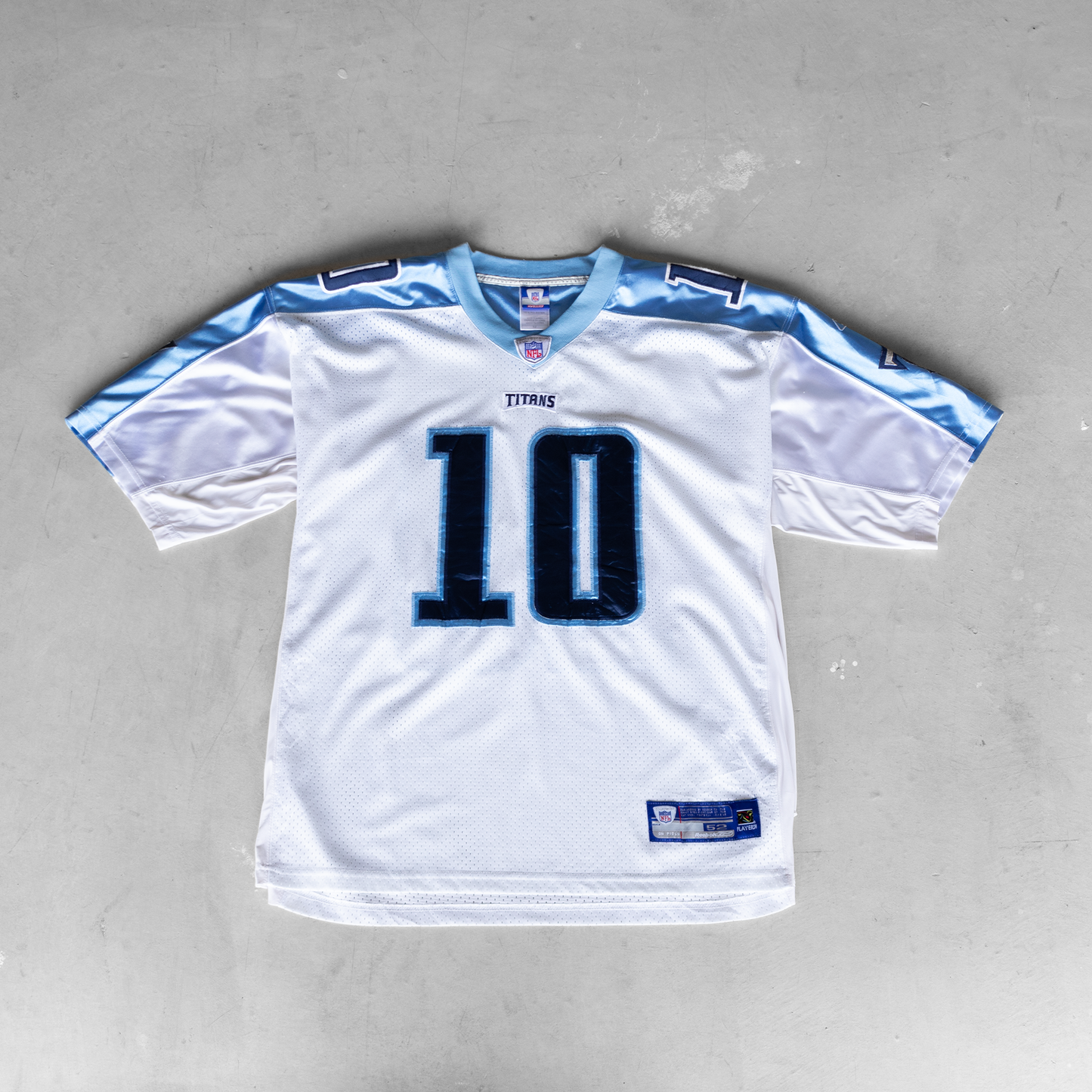 Vintage NFL Tennessee Titans Vincent Young #10 Football Jersey (XL)