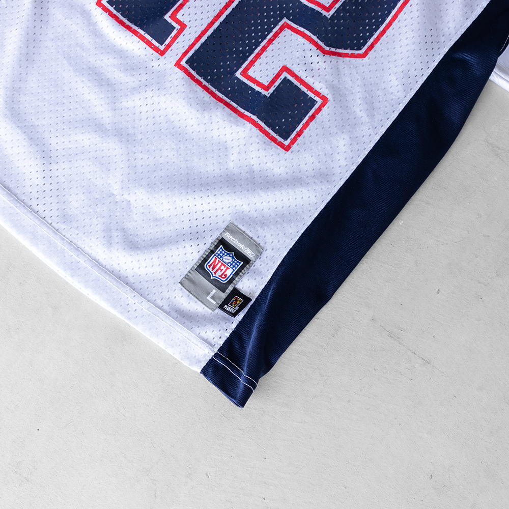 Vintage NFL New England Patriots Tom Brady #12 Youth Football Jersey (L)