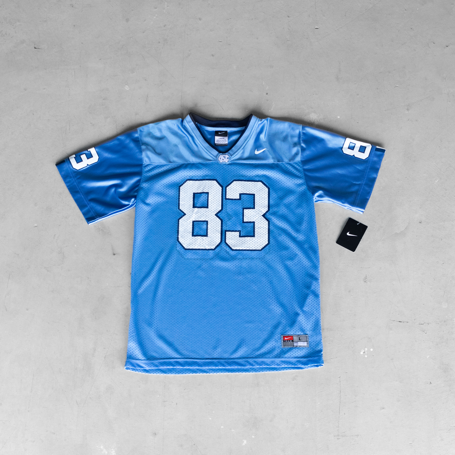 Vintage Nike University Of North Carolina #83 Youth Football Jersey (L)