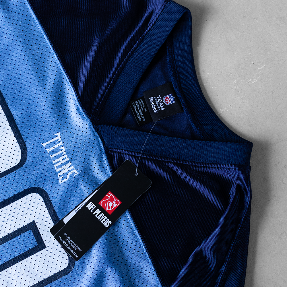 Vintage NFL Tennessee Titans Chris Johnson #28 Youth Football Jersey (XL)