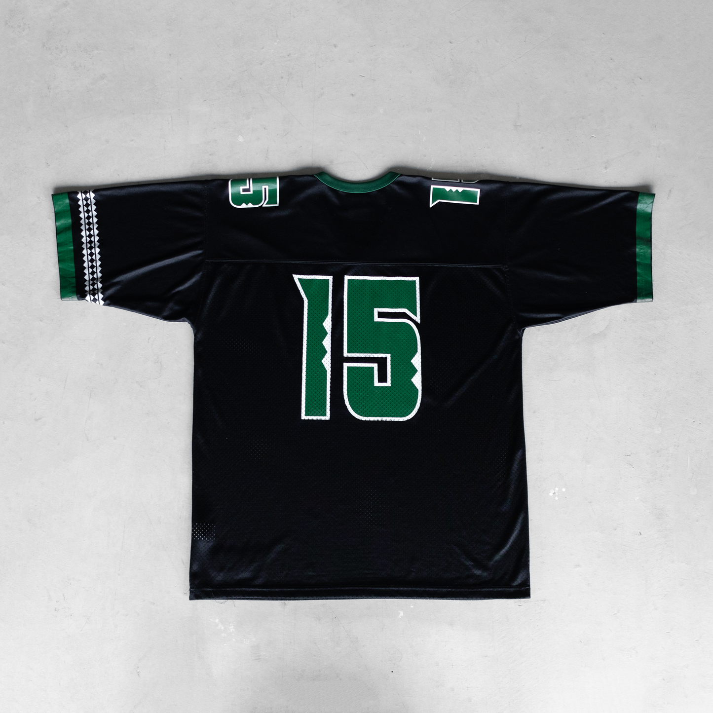 Vintage Nike University Of Hawaii #15 Football Jersey (XL)