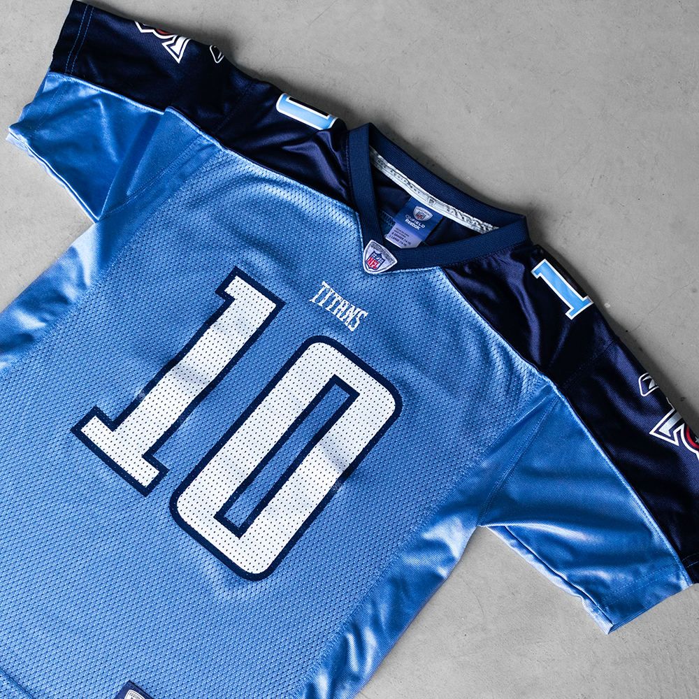 Vintage NFL Tennessee Titans Vince Young #10 Youth Football Jersey (L)