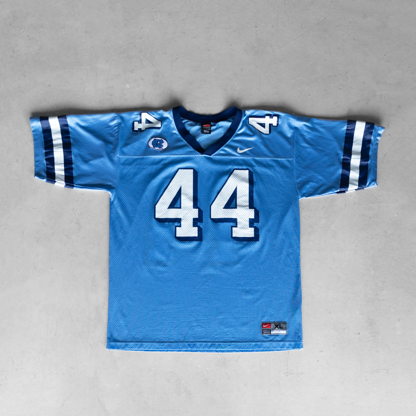 Vintage Nike University Of North Carolina #44 Football Jersey (XL)