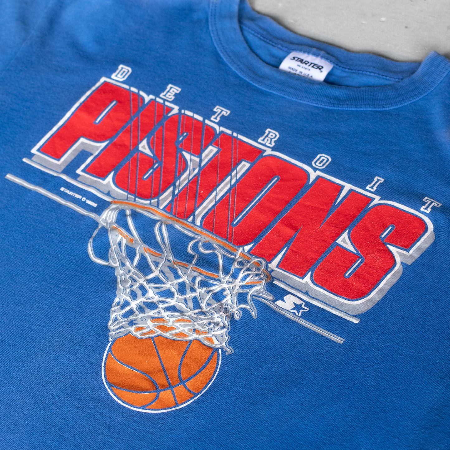 Vintage 1988 NBA Detroit Pistons Hoop Graphic Youth T-Shirt (L)
