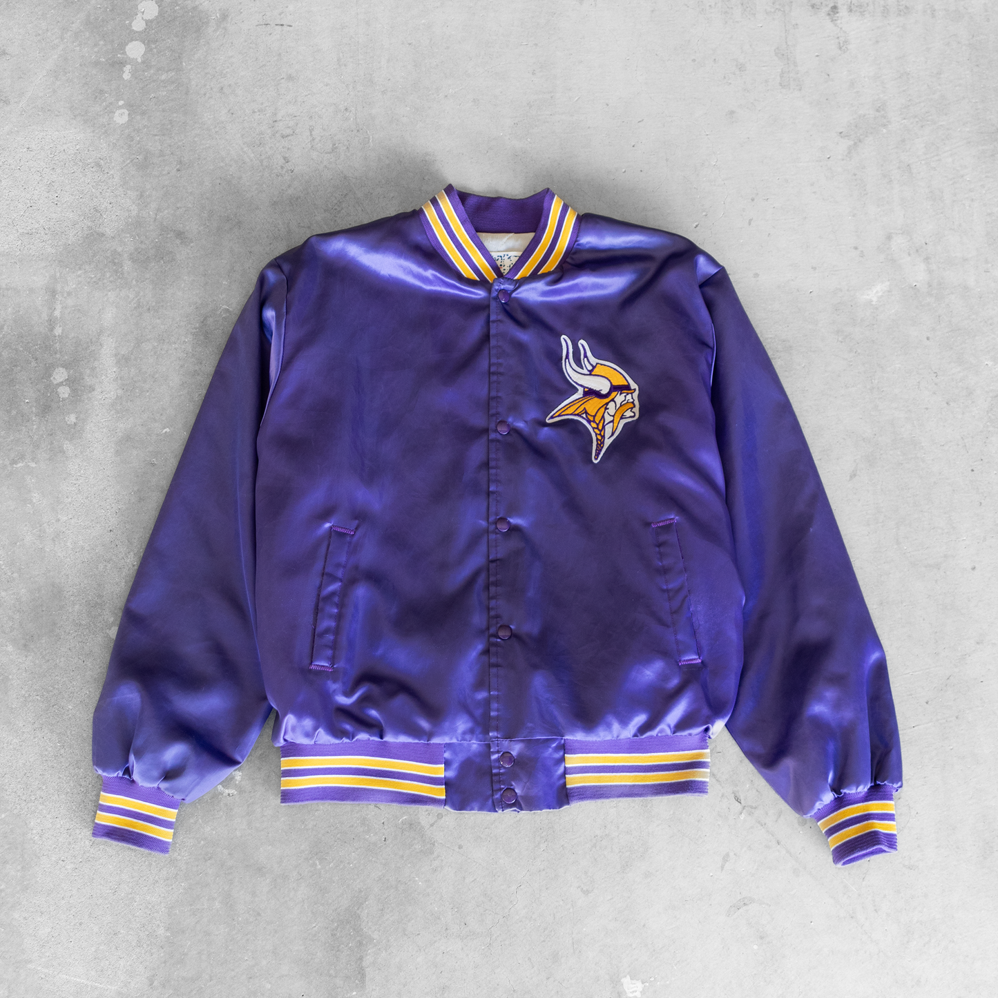 Vintage NFL Minnesota Vikings Chalk Line Silk Bomber Jacket (XL)