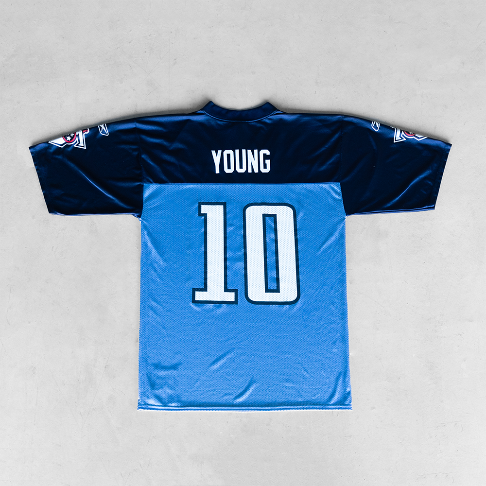 Vintage NFL Tennessee Titans Vince Young #10 Football Jersey (M)