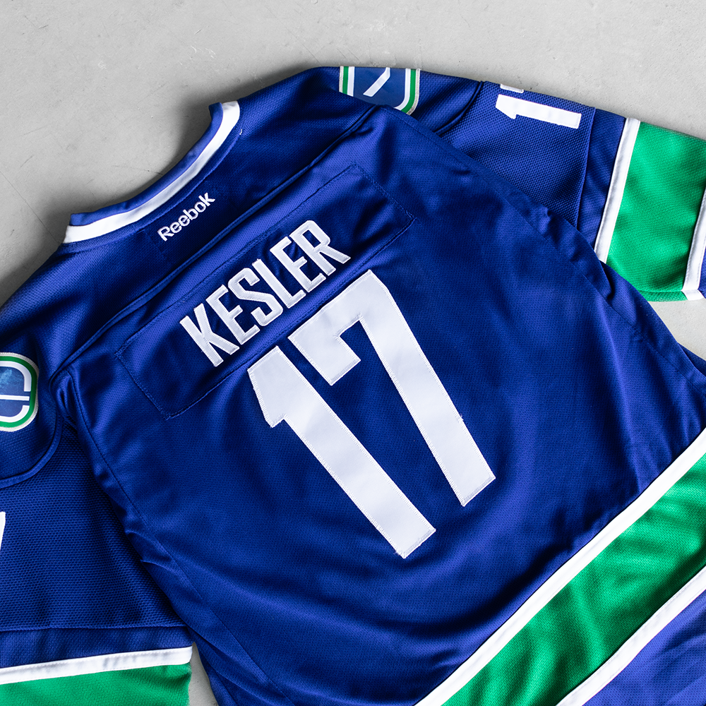 Vintage Reebok NHL Vancouver Canucks Ryan Kesler #17 Youth Hockey Jersey