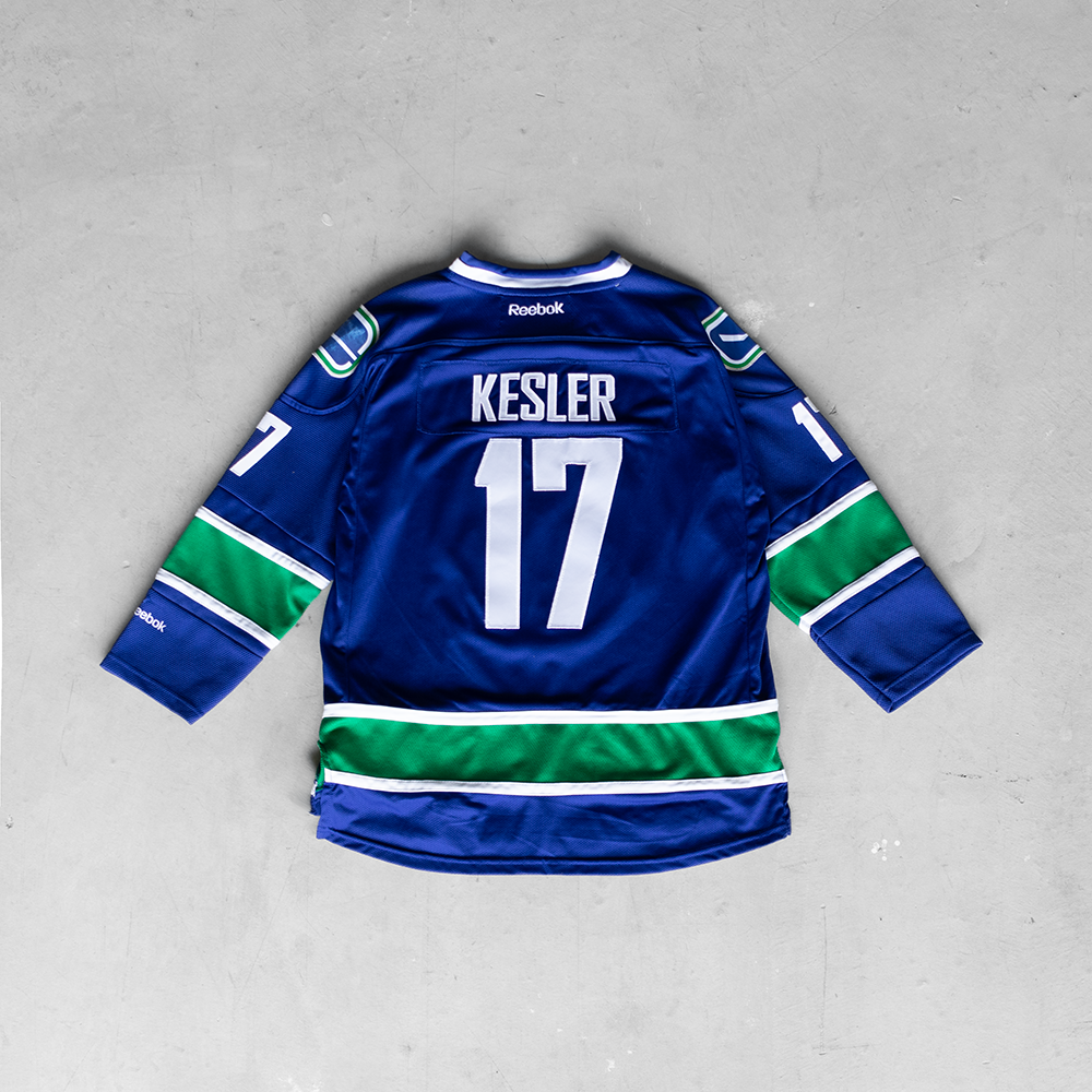 Vintage Reebok NHL Vancouver Canucks Ryan Kesler #17 Youth Hockey Jersey