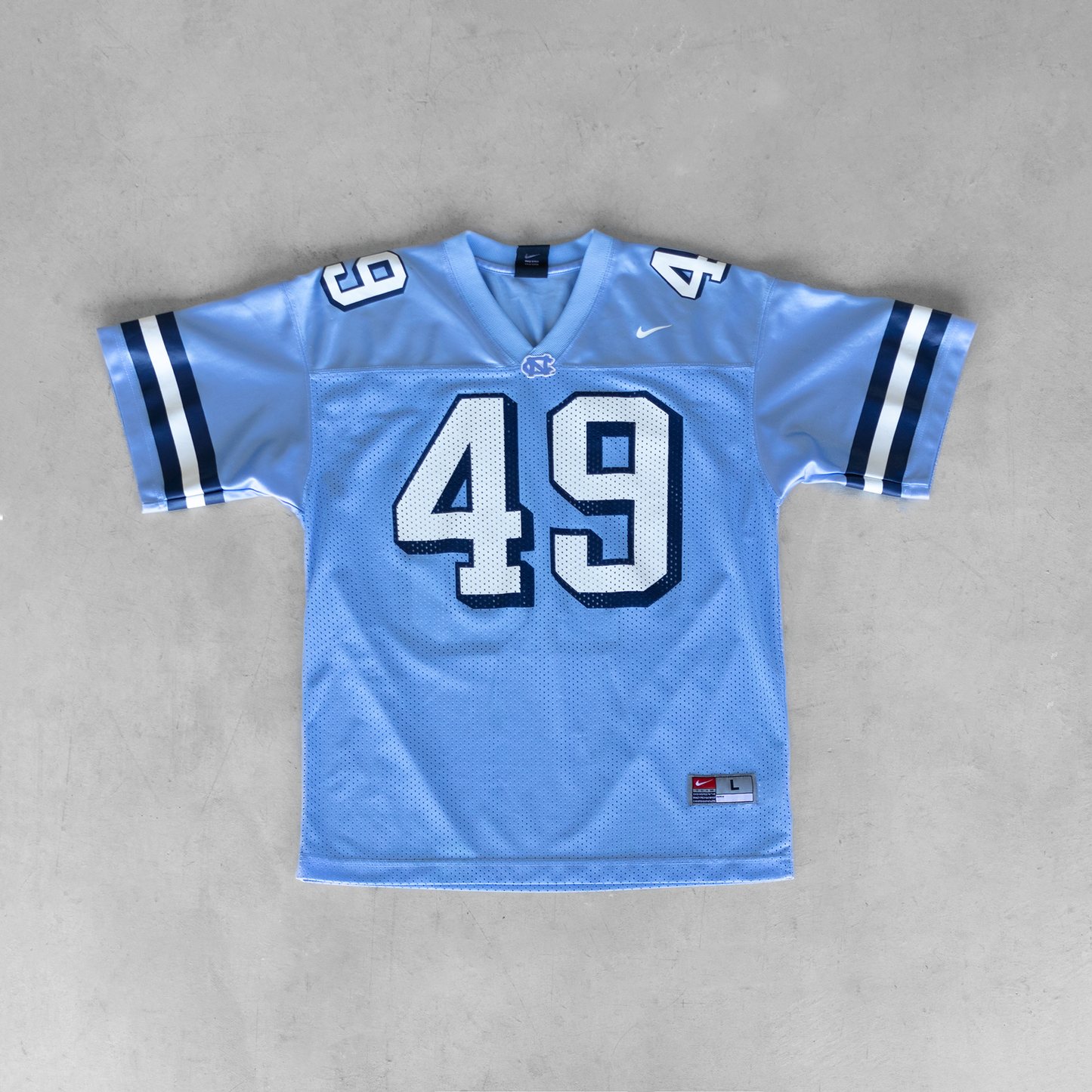 Vintage Nike UNC #49 Youth Football Jersey (L)