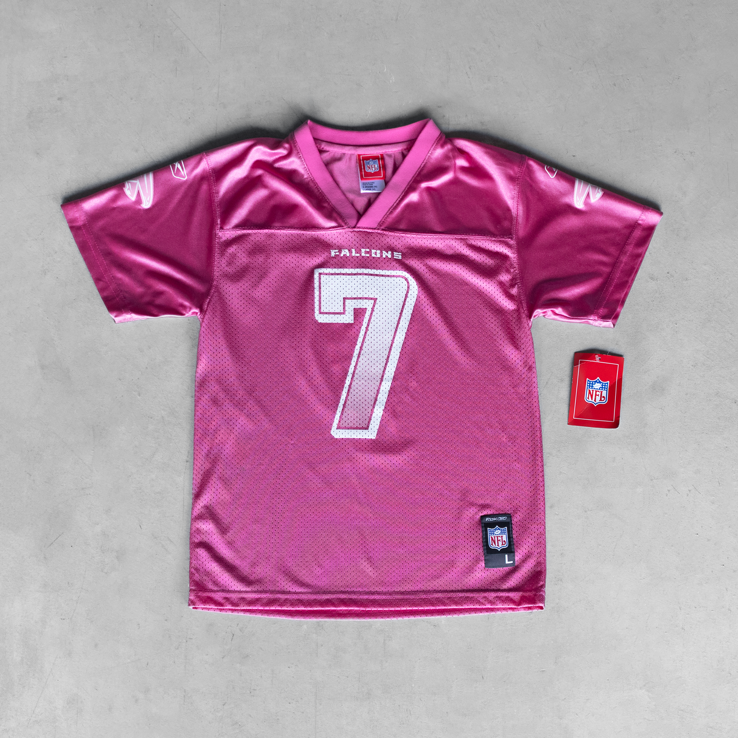 Vintage NFL Atlanta Falcons Michael Vick #7 Pink Youth Football Jersey (L)