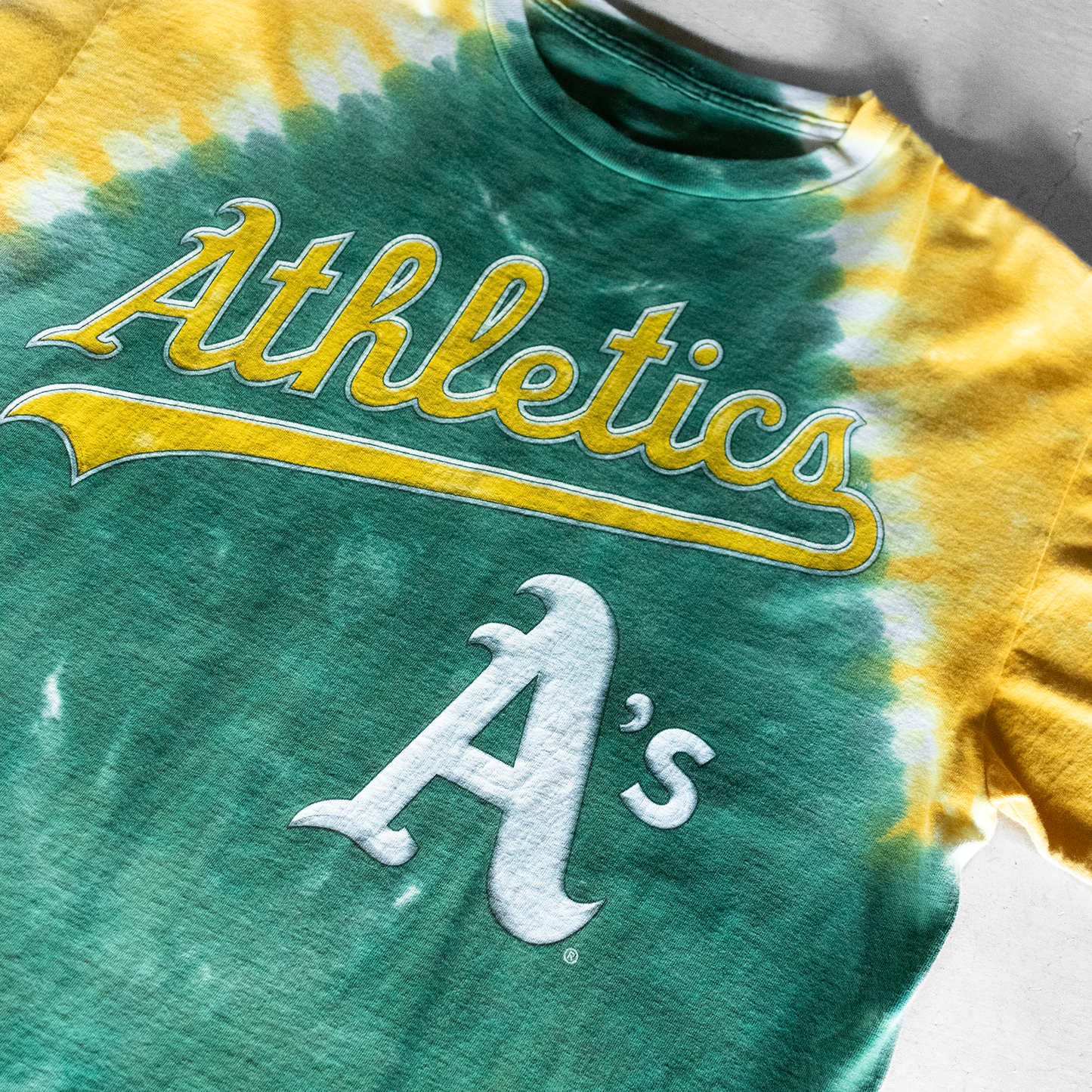 Vintage MLB Oakland Athletics Jersey Logo Tie Dye T-Shirt (L)