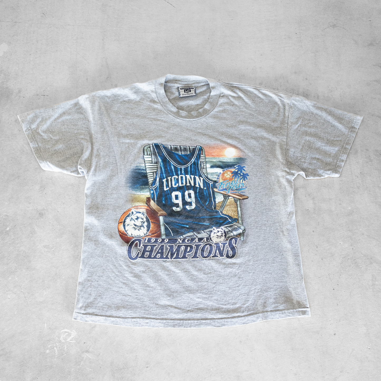 Vintage 1999 UCONN Huskies NCAA Final Four Champions T-Shirt (XL)